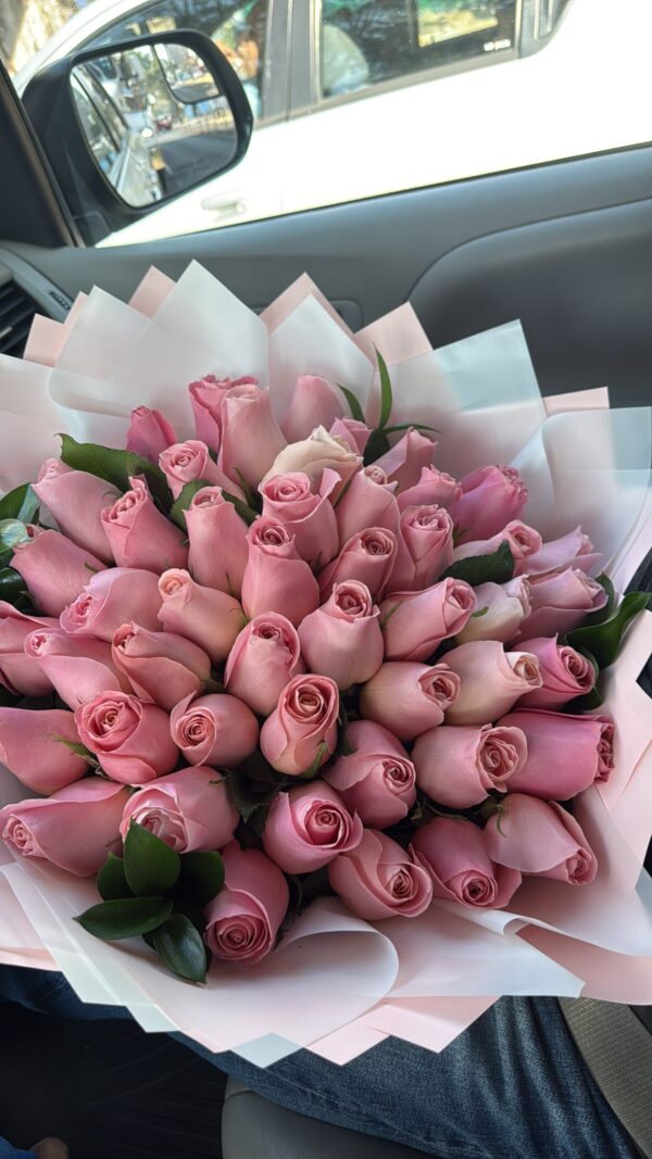 RAMO DE 50 ROSAS HERMOSAS
