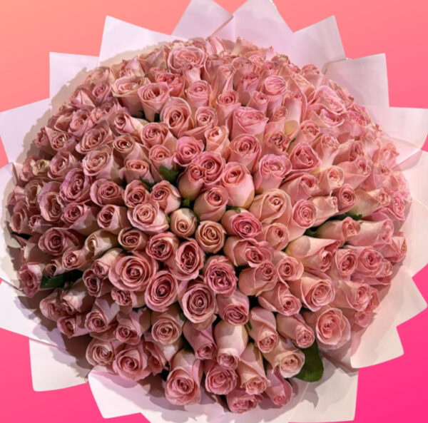 RAMO DE 200 ROSAS HERMOSAS