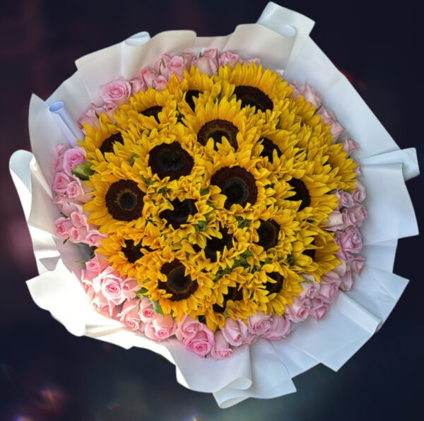 RAMO CON GIRASOLES Y ROSAS ROSAS