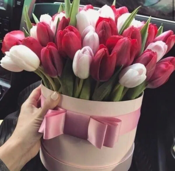 ARREGLO CON 30 TULIPANES